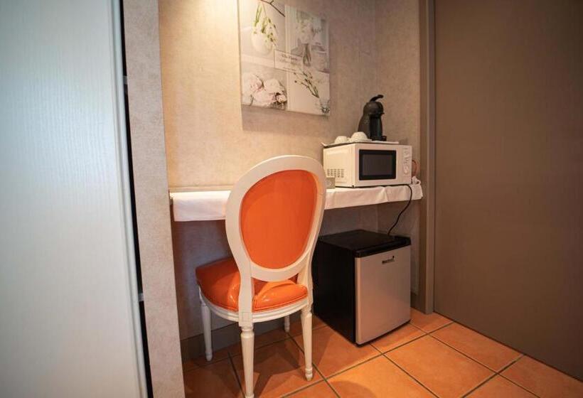 חדר סטנדרט מותאם לאדם עם מוגבלויות, Domaine St Ferreol