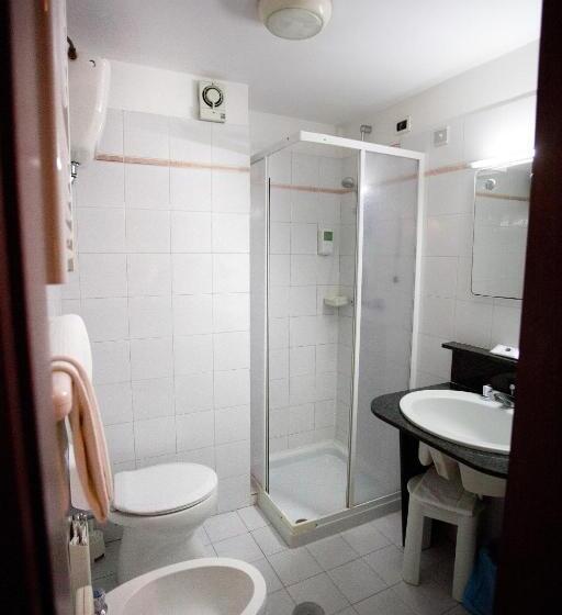 غرفة قياسية ثلاثية, Talao