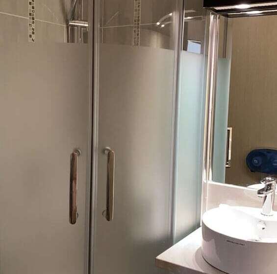 غرفة قياسية فردية, Kimotel Eponeflins