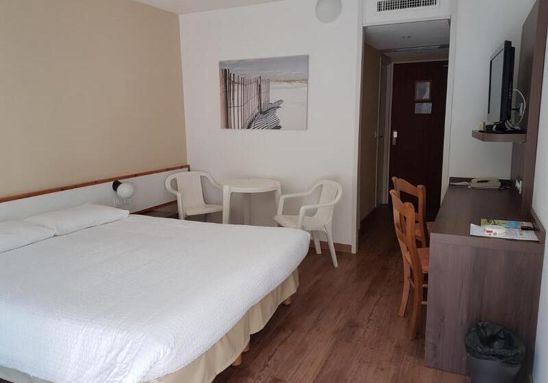 4인용 스탠다드 룸, Logis Lacotel