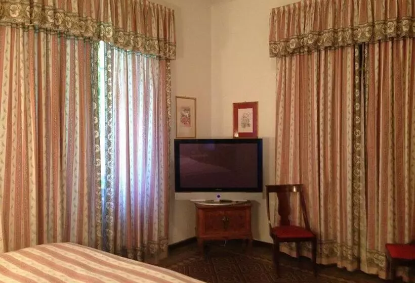 1ベッドルームアパートメントをつなぐ, Albergo Ristorante Madonnina