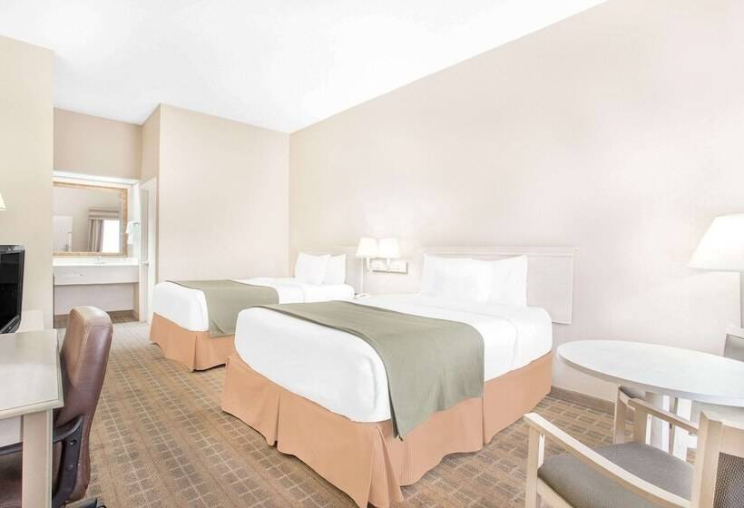 غرفه قياسيه سريرين مزدوجين, Baymont By Wyndham Crestview