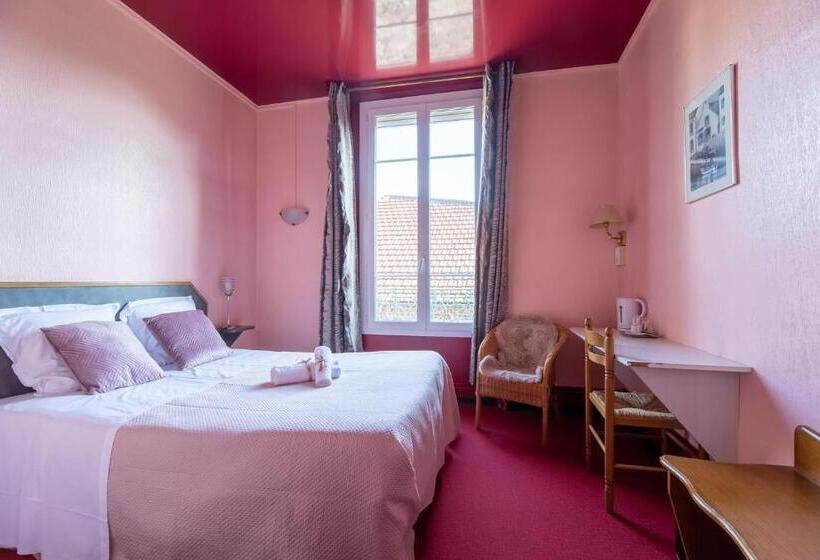 Номер Стандарт, Montdidier Hôtel