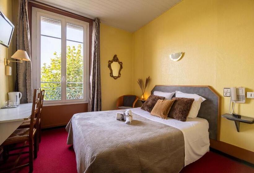 Номер Стандарт, Montdidier Hôtel