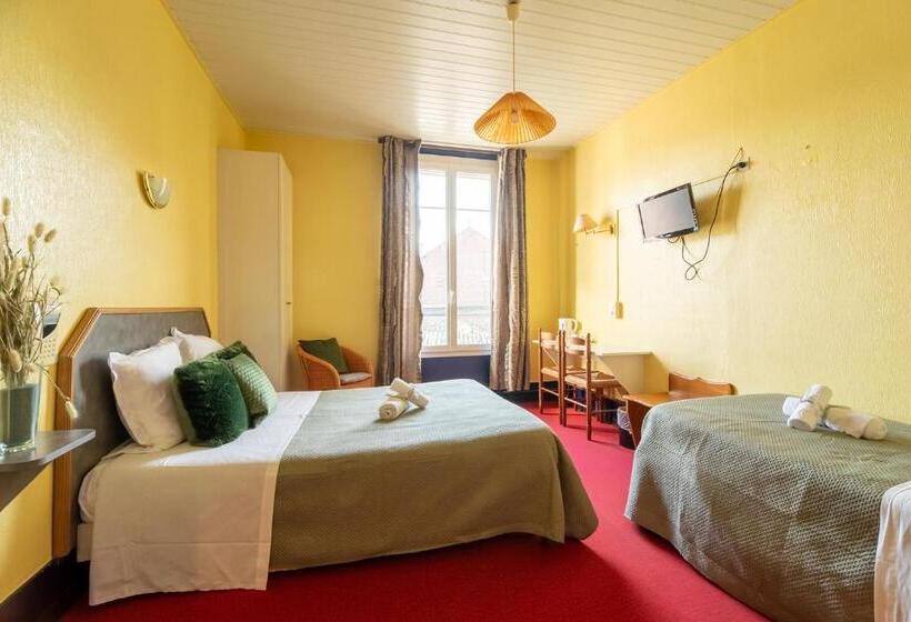 Номер Стандарт Трехместный, Montdidier Hôtel