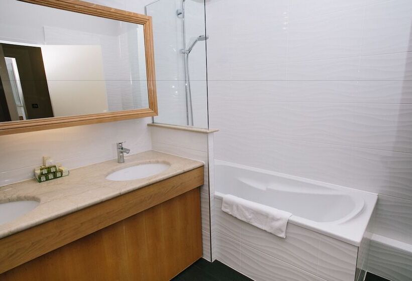 ファミリールーム, Le Relais Du Roy