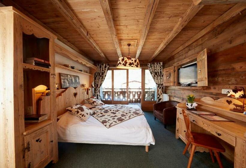 اتاق استاندارد, L'Equipe