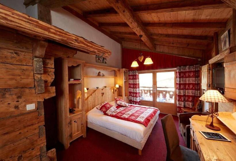 اتاق استاندارد سه نفره, L'Equipe