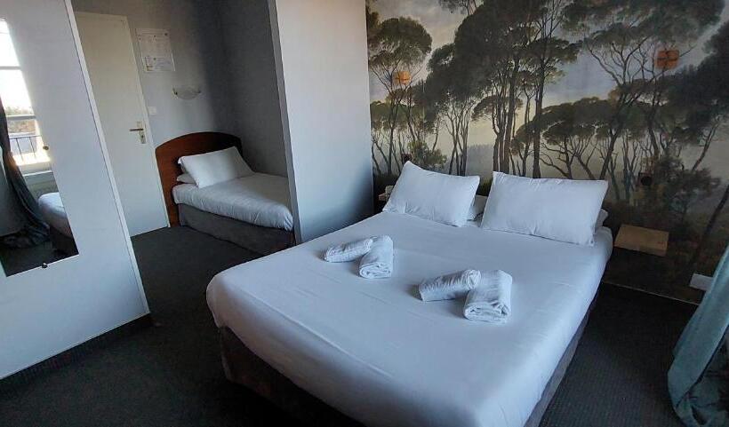 غرفة قياسية ثلاثية, Logis Le Prieuré