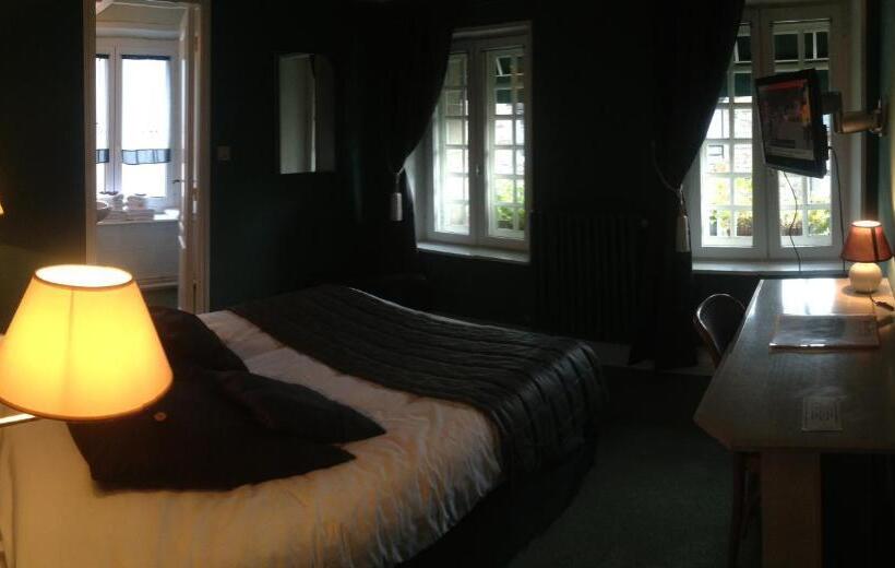 اتاق استاندارد چهار تخته, Restaurant De La Marne