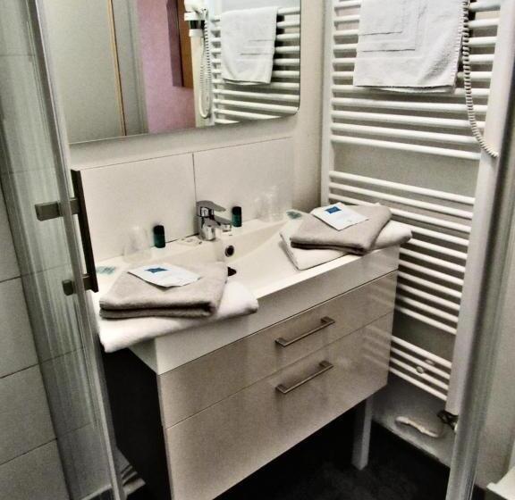 اتاق کلاسیک, Restaurant De La Marne