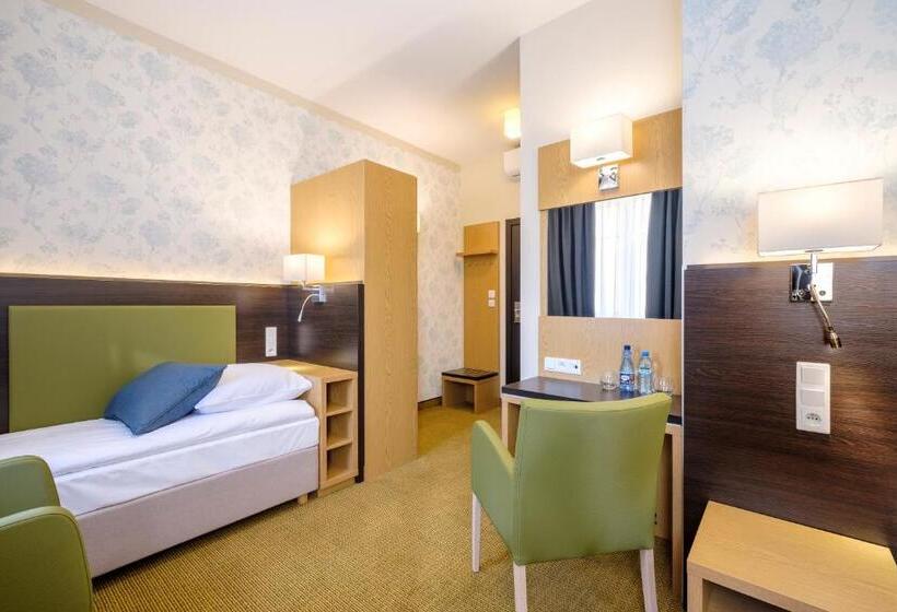 标准单人间, Reytan