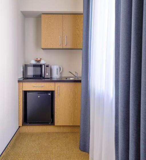 高级大房间, Reytan