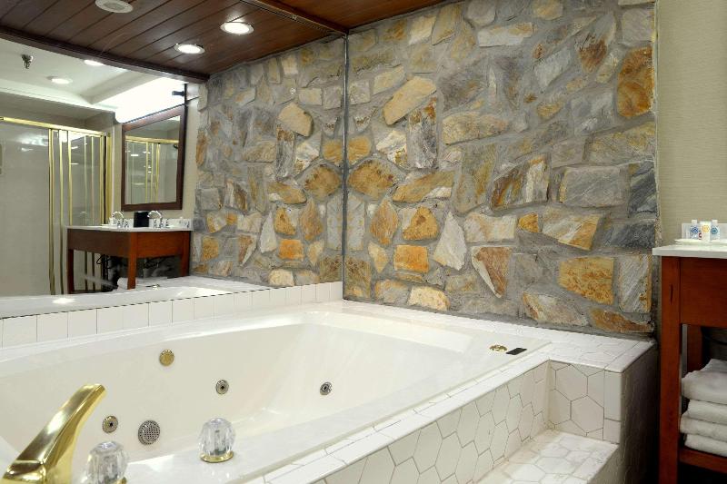 标准单人间, Reytan