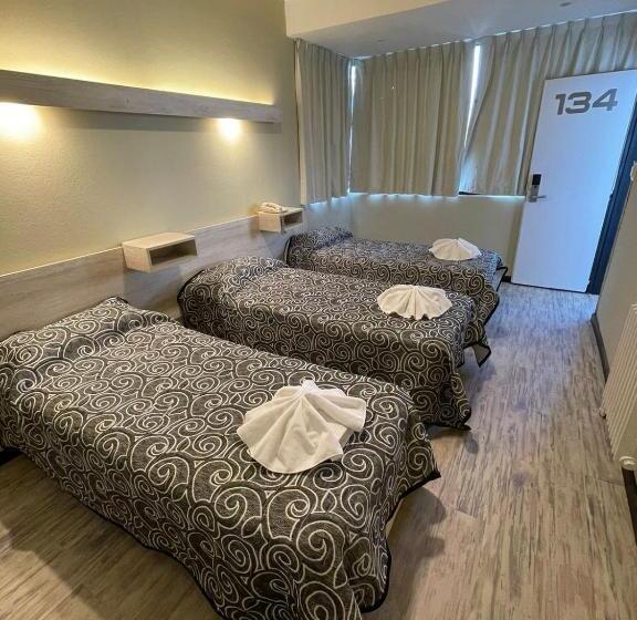 Quarto Triplo Estandar, Sialdorf