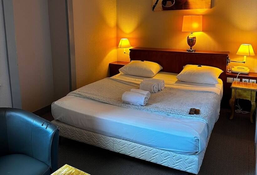 컴포트 룸, Terminus  Pizzeria Pizz A Gogo  Salle De Sport  Face A La Gare