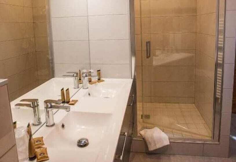 패밀리 룸, Terminus  Pizzeria Pizz A Gogo  Salle De Sport  Face A La Gare