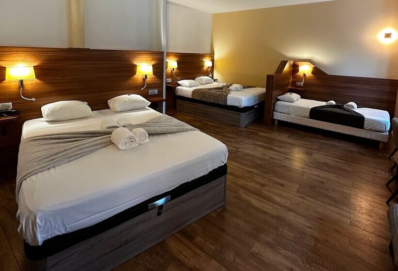 패밀리 룸, Terminus  Pizzeria Pizz A Gogo  Salle De Sport  Face A La Gare