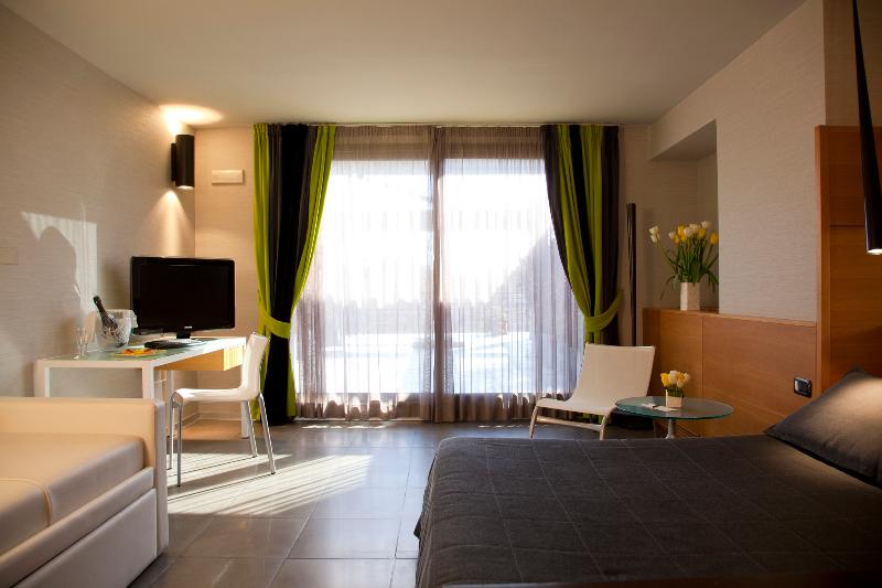 Suite Junior, Zone