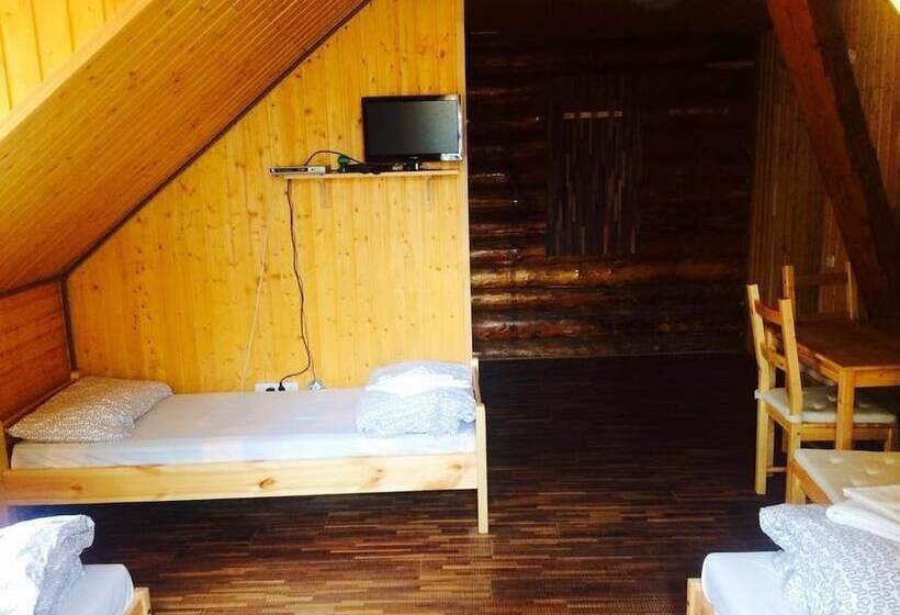 חדר סטנדרט לשלושה, Abyrvalg