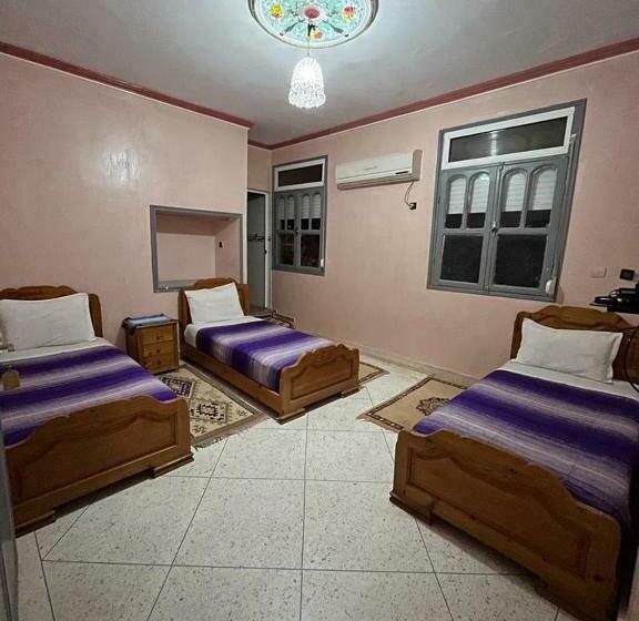 标准三人间, Ighbola Ouzoud