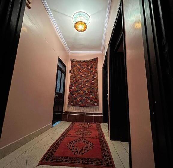 标准间, Ighbola Ouzoud