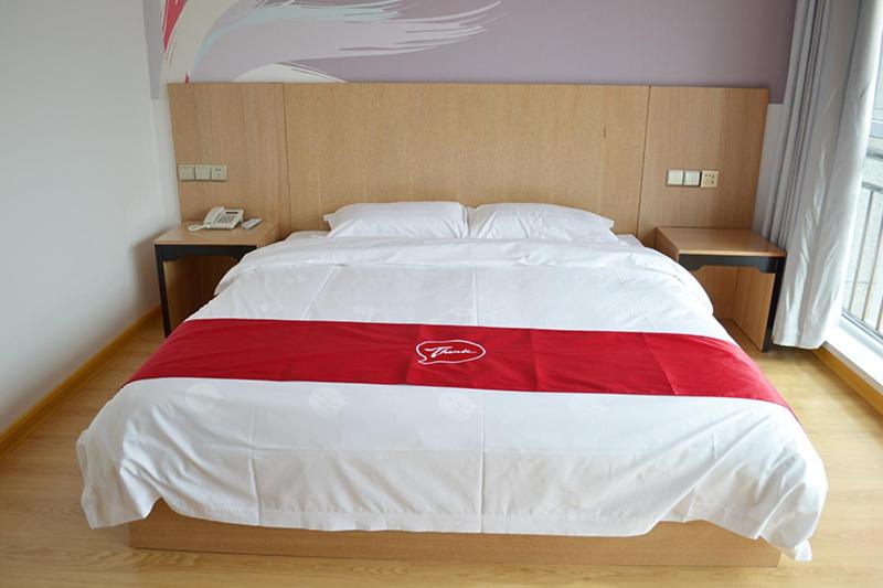 Номер Superior, Thank Inn Chain Hotel Zhangjiakou Zhangbei County Tianbao New City