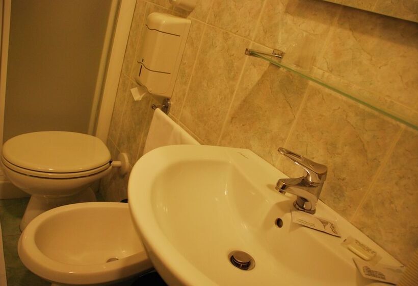 غرفة قياسية, Antico Distretto