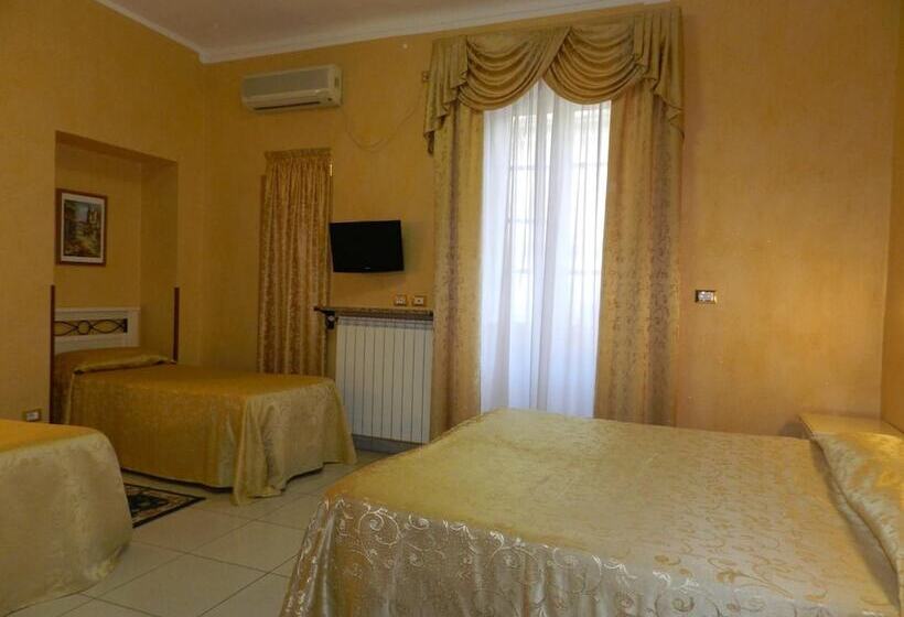 غرفة قياسية ثلاثية, Antico Distretto