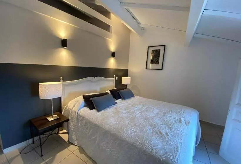 スタンダードルーム, Auberge De La Tour De Brison