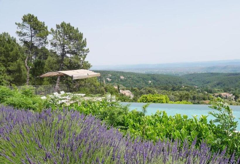 家庭间, Auberge De La Tour De Brison