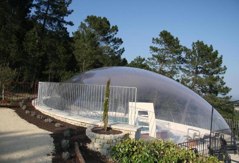 家庭间, Auberge De La Tour De Brison