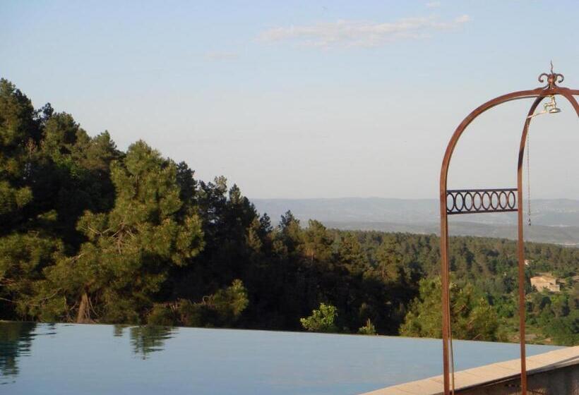 小室, Auberge De La Tour De Brison