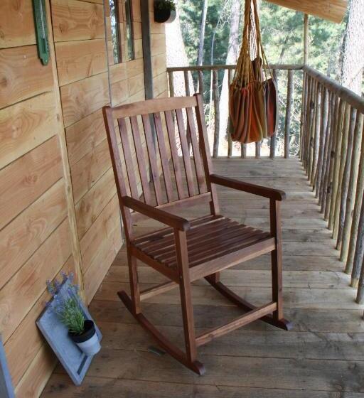 小室, Auberge De La Tour De Brison