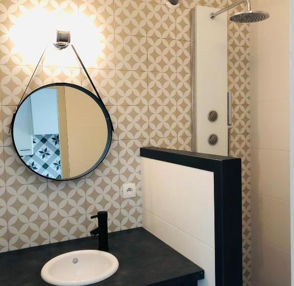 带露台两卧公寓, Auberge De La Tour De Brison