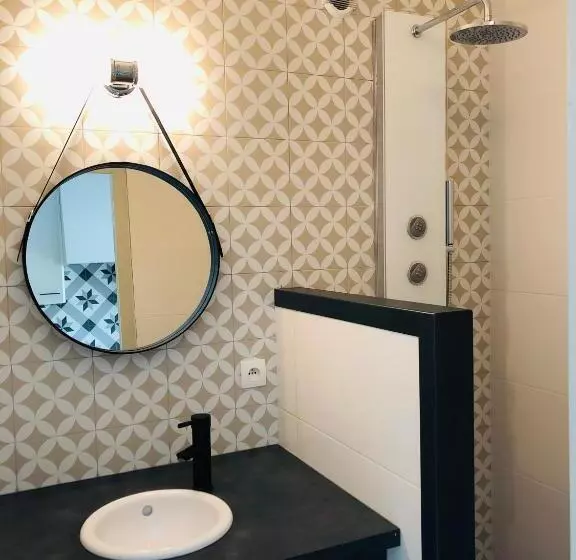 テラスつきの２ベッドルームアパートメント, Auberge De La Tour De Brison