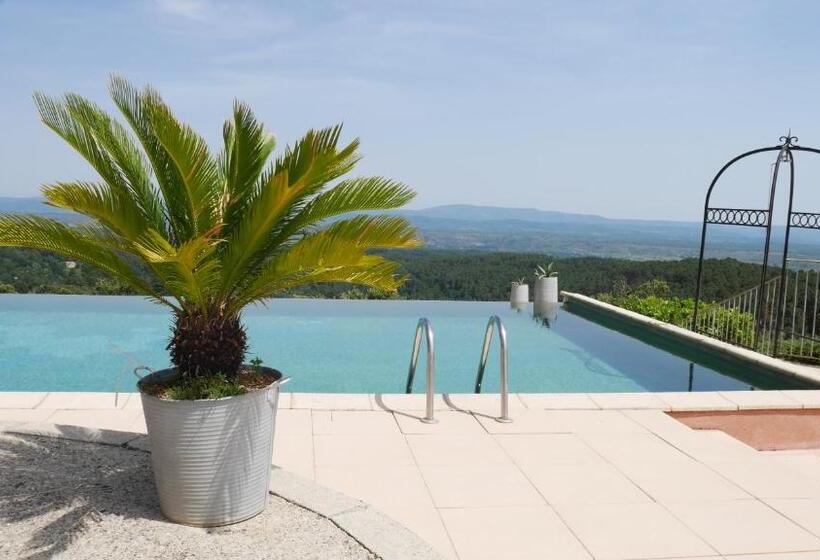 带露台两卧公寓, Auberge De La Tour De Brison