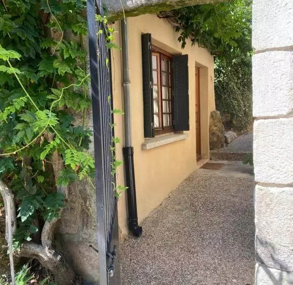 ベーシックルーム, Auberge De La Tour De Brison