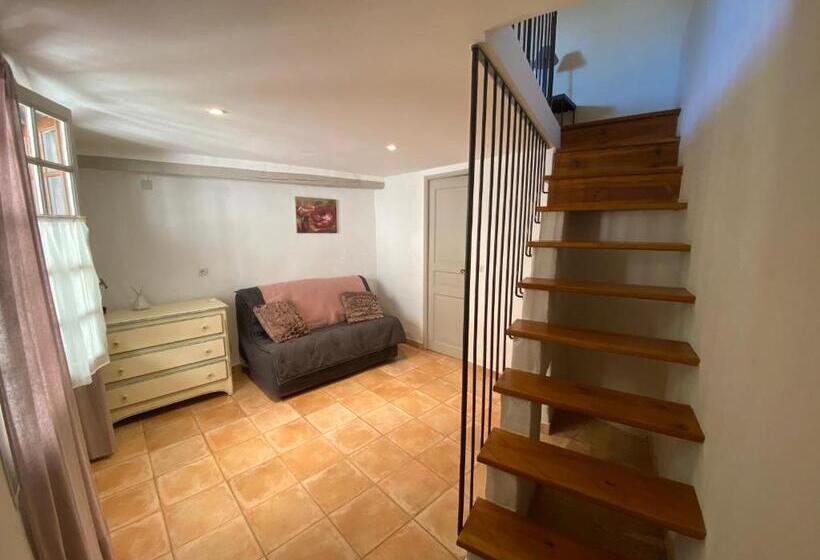 基本间, Auberge De La Tour De Brison