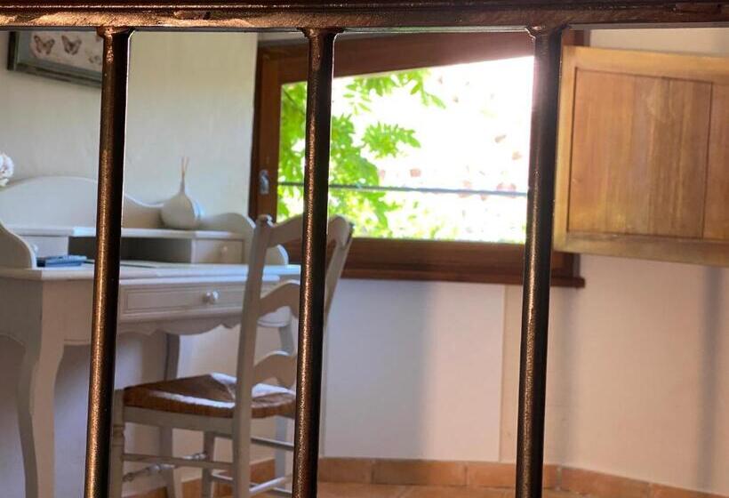 基本间, Auberge De La Tour De Brison