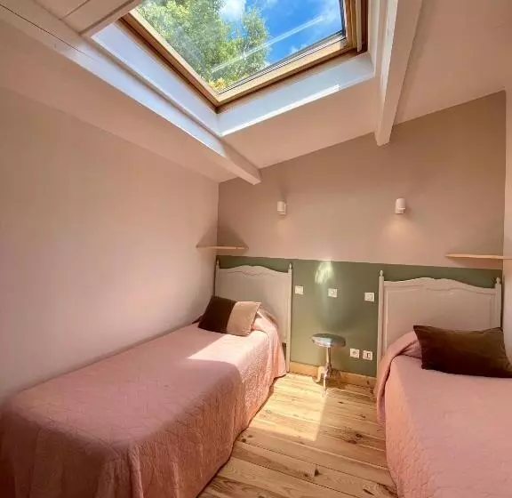 スタンダード４人部屋, Auberge De La Tour De Brison
