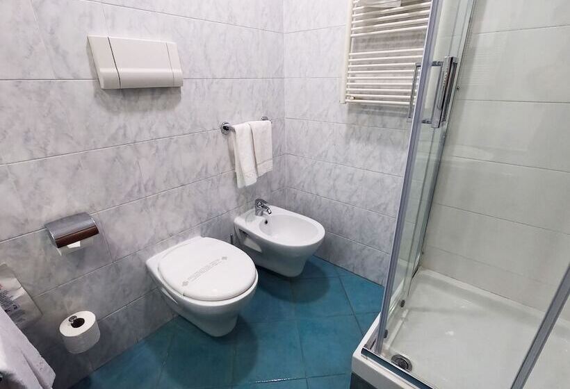 חדר משפחתי, Glis