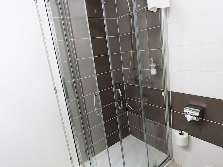 חדר סופריור, Glis