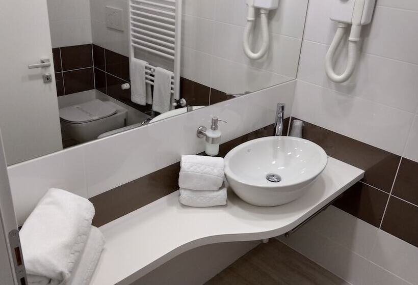 חדר סופריור, Glis