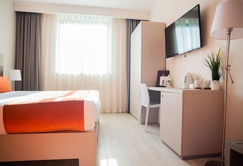 חדר סופריור, Glis