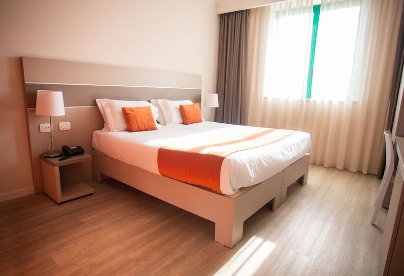 חדר סופריור, Glis