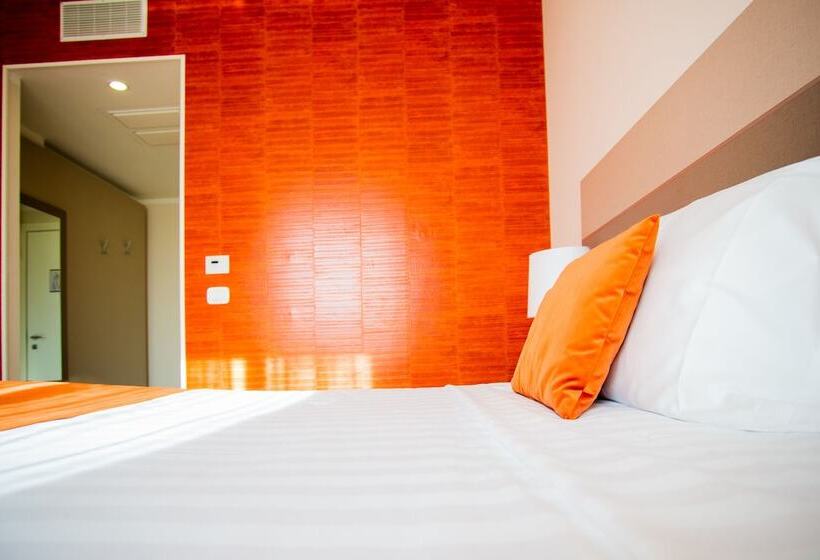 חדר סופריור לשלושה, Glis