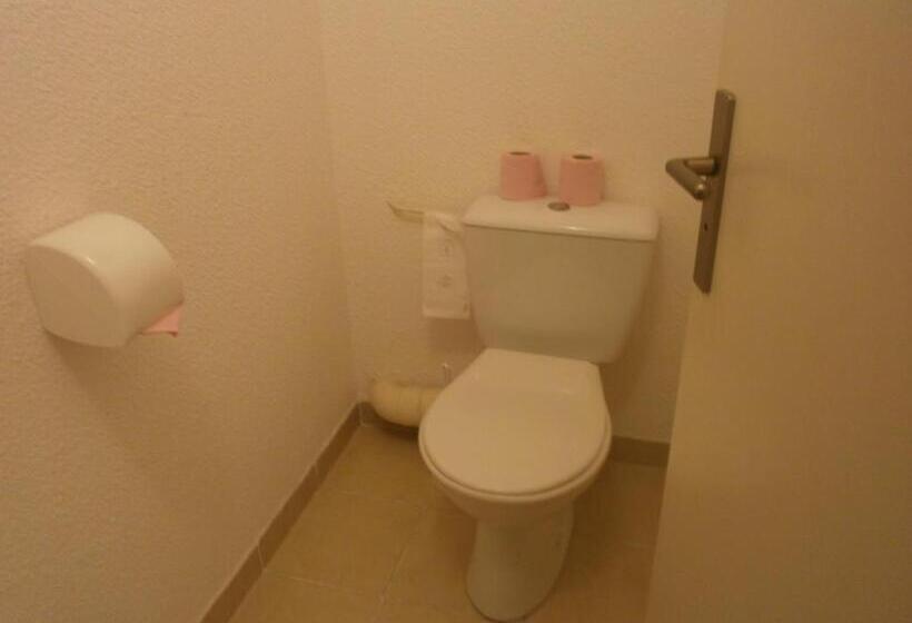 חדר סטנדרט לשלושה, Hôtel Le Clos Des Pins