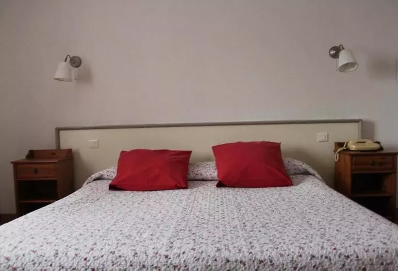 سوییت خانوادگی, Hôtel Le Clos Des Pins
