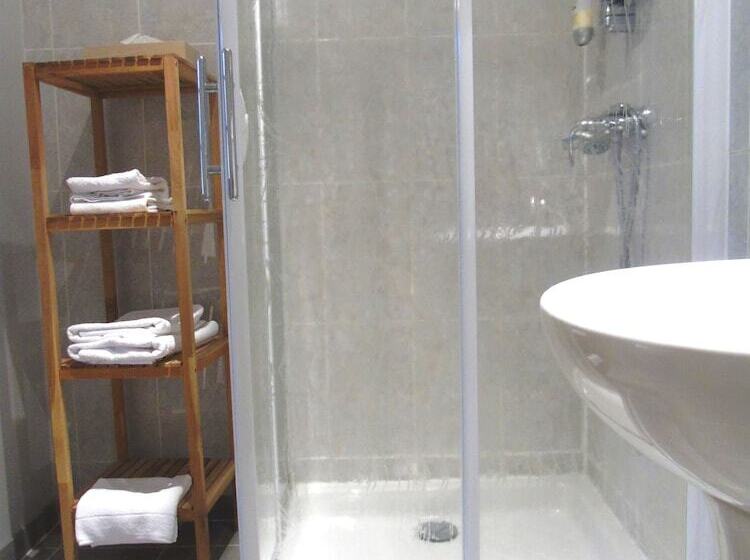 חדר סטנדרט יחיד, Hôtel Restaurant Le Colombier